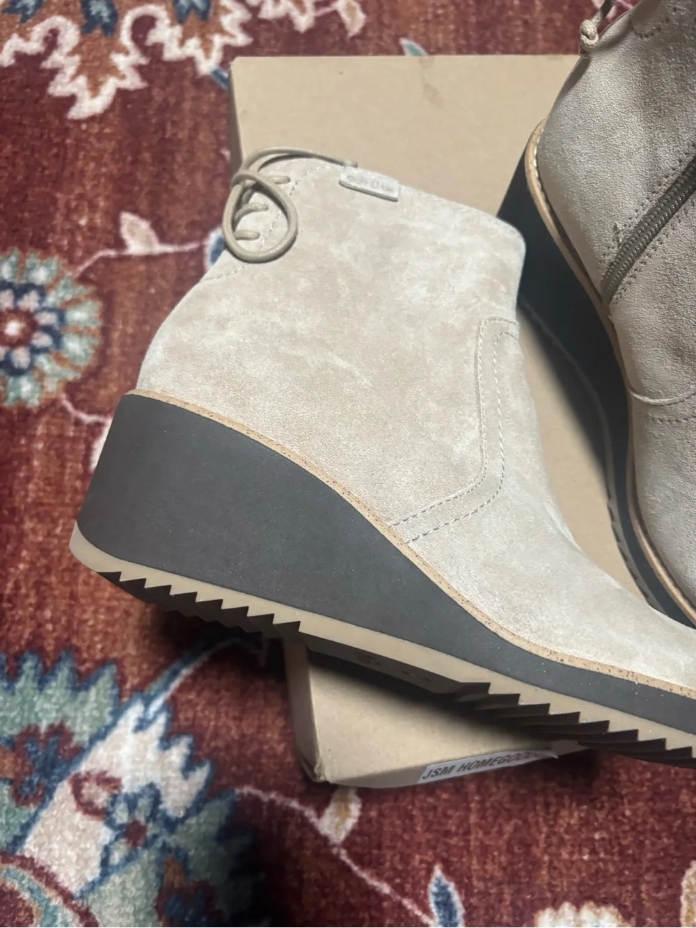 Earth Calia Round Toe Casual Wedge Ankle Booties size 9 brand new